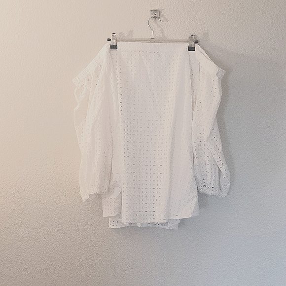 Ralph Lauren, 3XL Off the Shoulder, Eyelet White Top - Picture 11 of 12